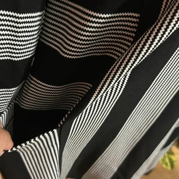BCBGMAXAZRIA Striped Mini Shift Dress size L - Picture 10 of 15